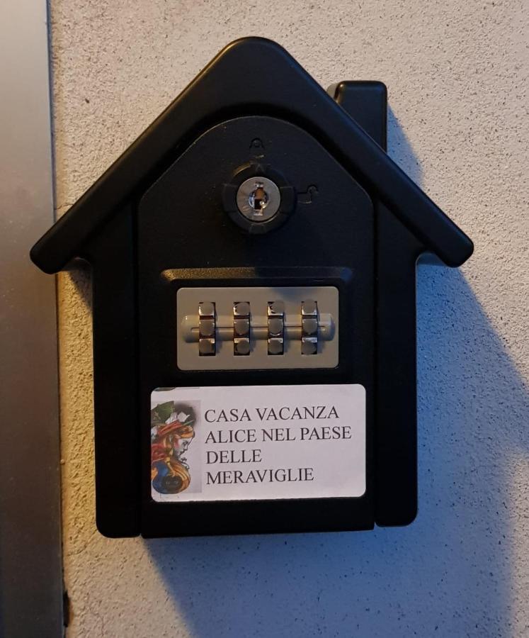 Alice Nel Paese Delle Meraviglie Sulbiate Екстериор снимка